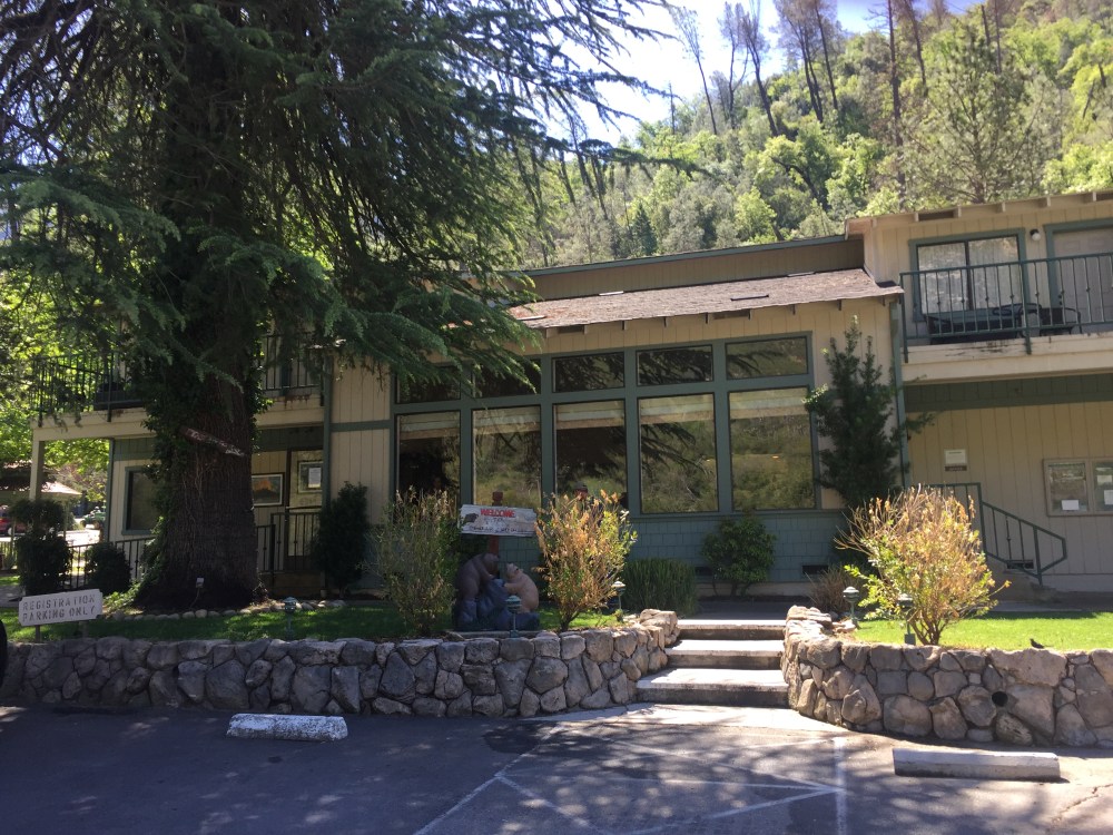 Cedar Lodge Yosemite